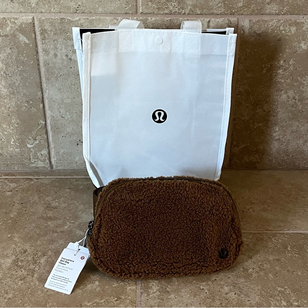 Lululemon Everywhere Belt Bag *Fleece